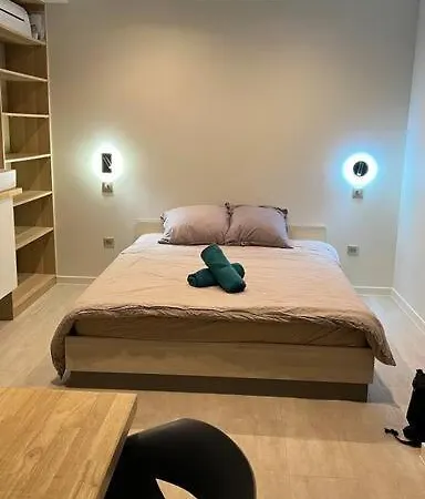 Appartement Piscine Partagée Parking Securisé *