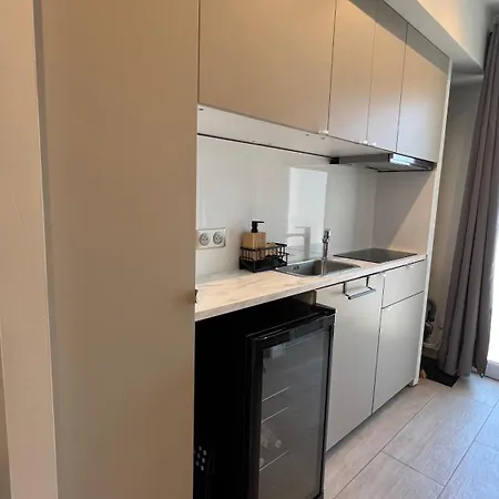 Piscine Partagée Parking Securisé